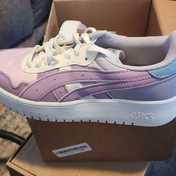 ASICS Women's  Japan S PF Sneakers Purple and White colorway Sneakers size 10.5 - Picture 2 of 9